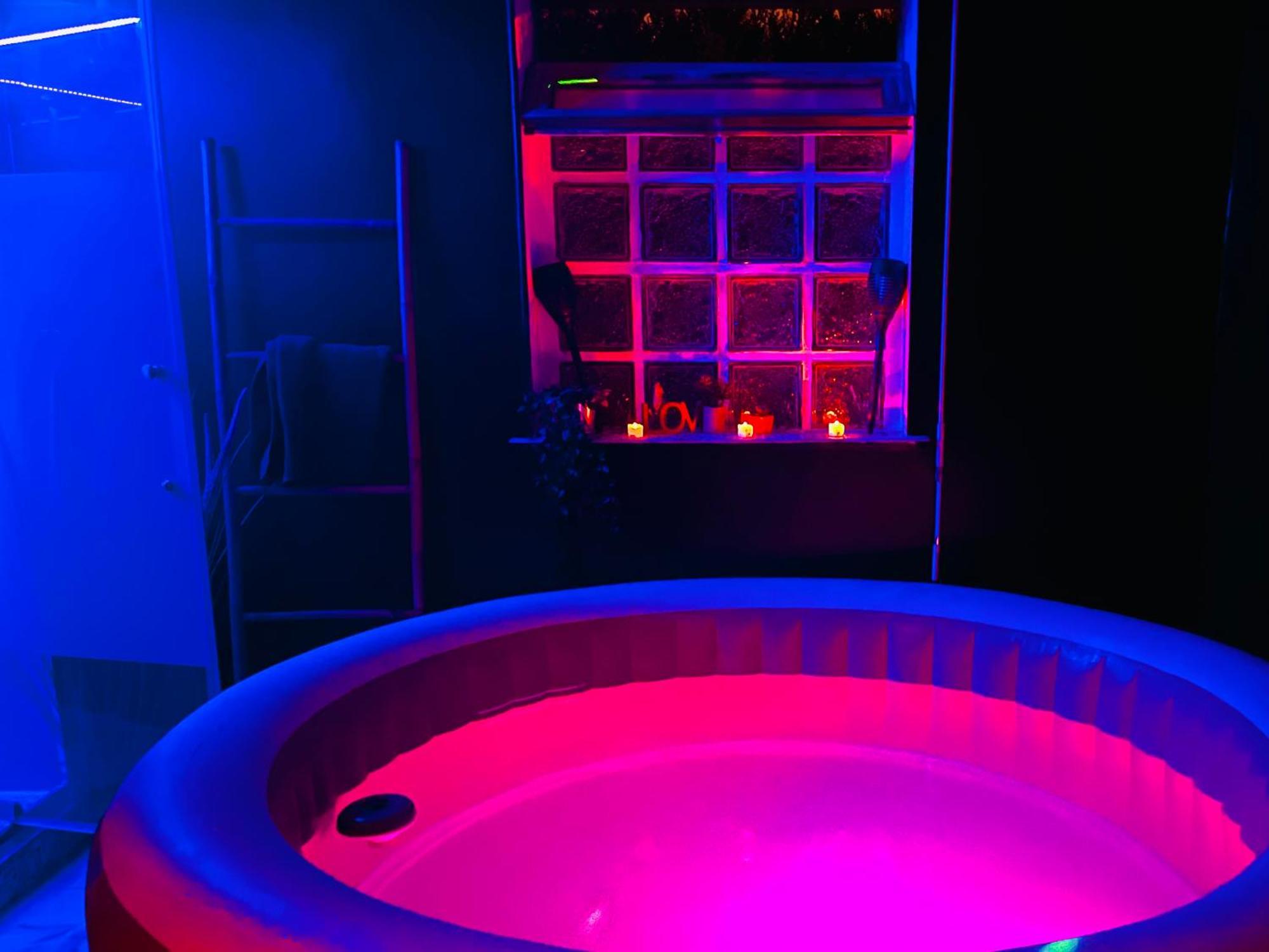 Suite Romantique Jacuzzi Gagny Kültér fotó